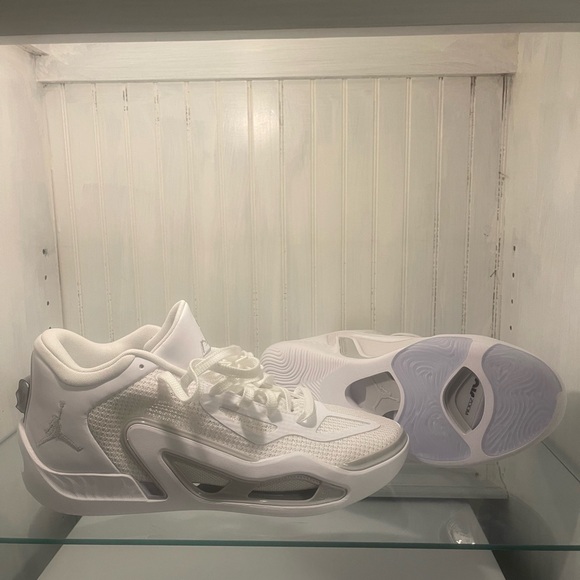 Jordan Tatum 1 TB (New) - Picture 6 of 6